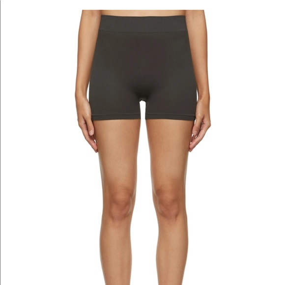 SKIMS Pants - NWT SKIMS Brown Stretch Rib Boy Shorts